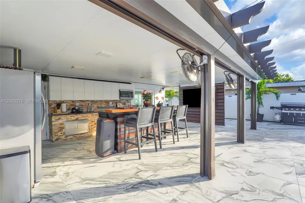 831 E 10th Pl Hialeah, FL 33010