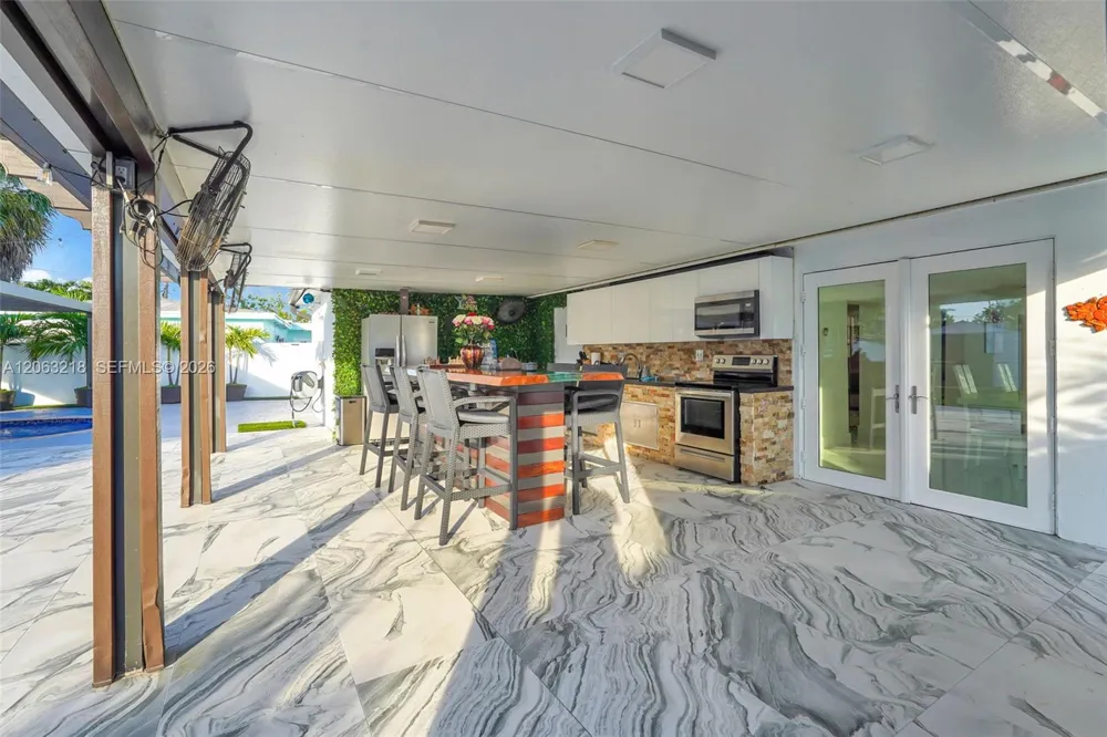 831 E 10th Pl Hialeah, FL 33010