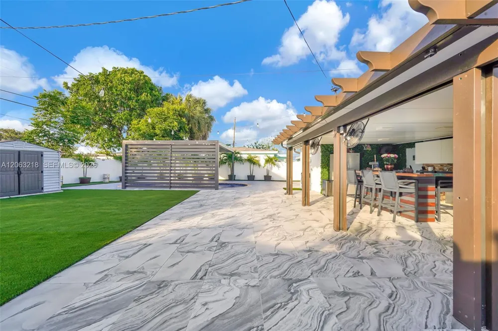 831 E 10th Pl Hialeah, FL 33010
