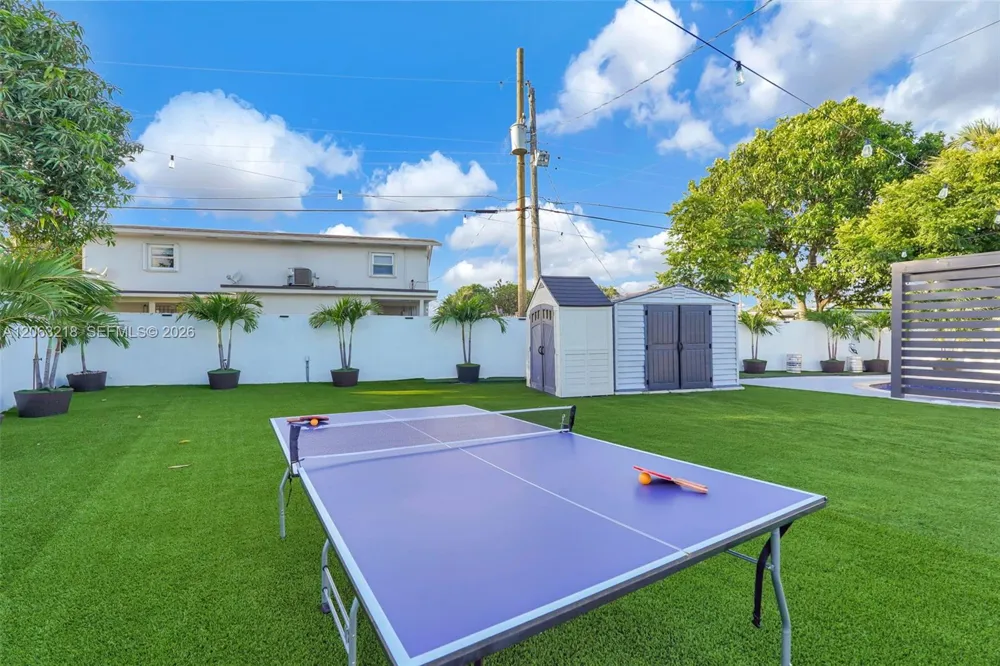 831 E 10th Pl Hialeah, FL 33010