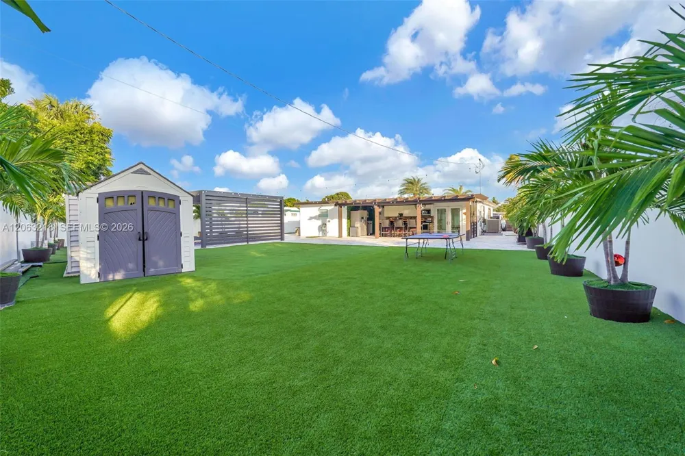 831 E 10th Pl Hialeah, FL 33010