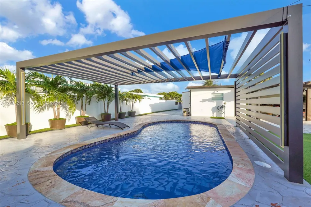 831 E 10th Pl Hialeah, FL 33010