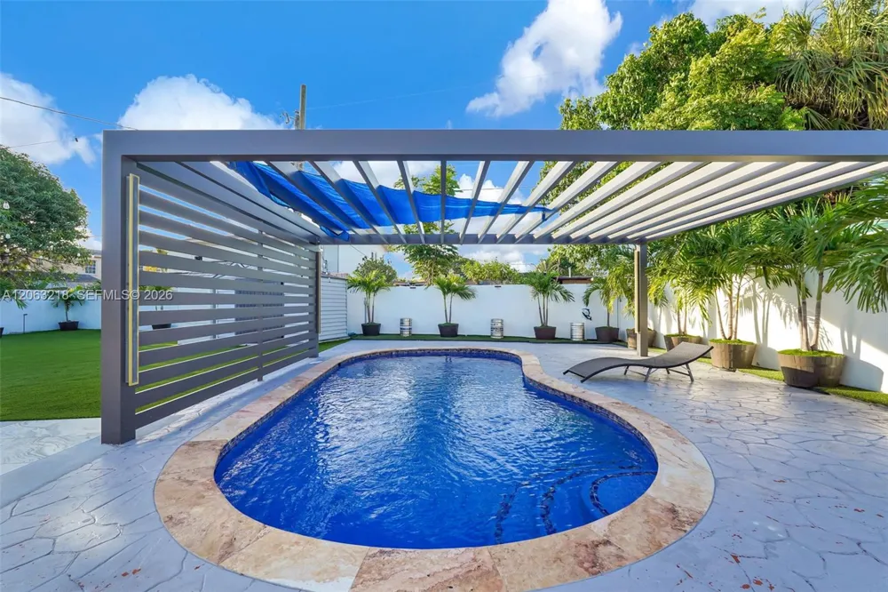 831 E 10th Pl Hialeah, FL 33010