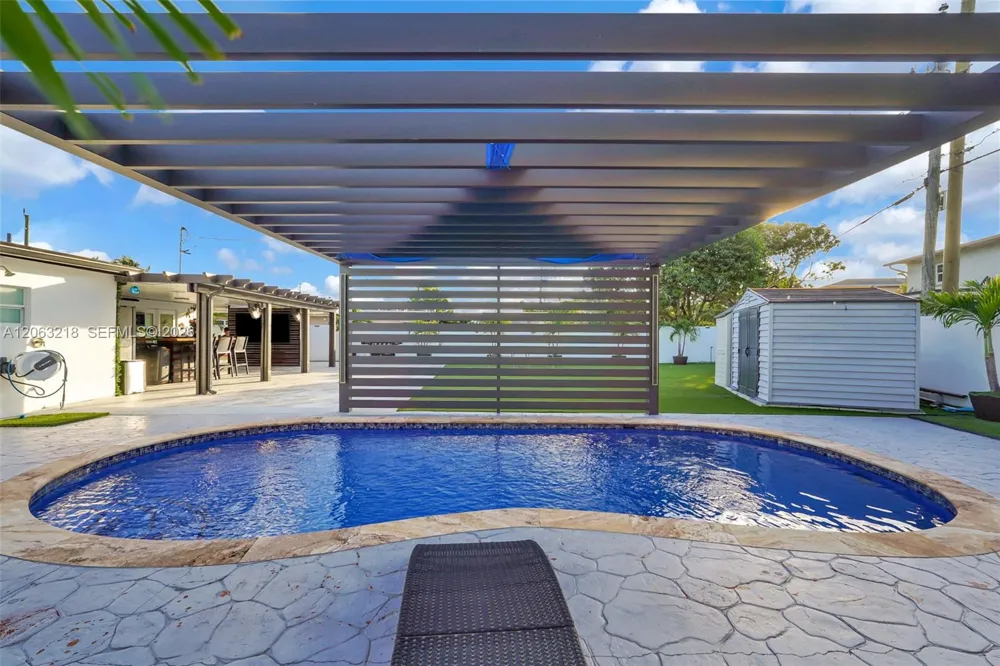 831 E 10th Pl Hialeah, FL 33010