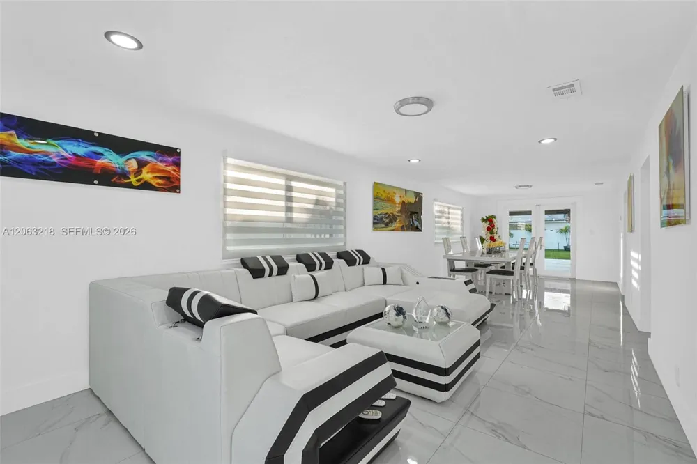 831 E 10th Pl Hialeah, FL 33010