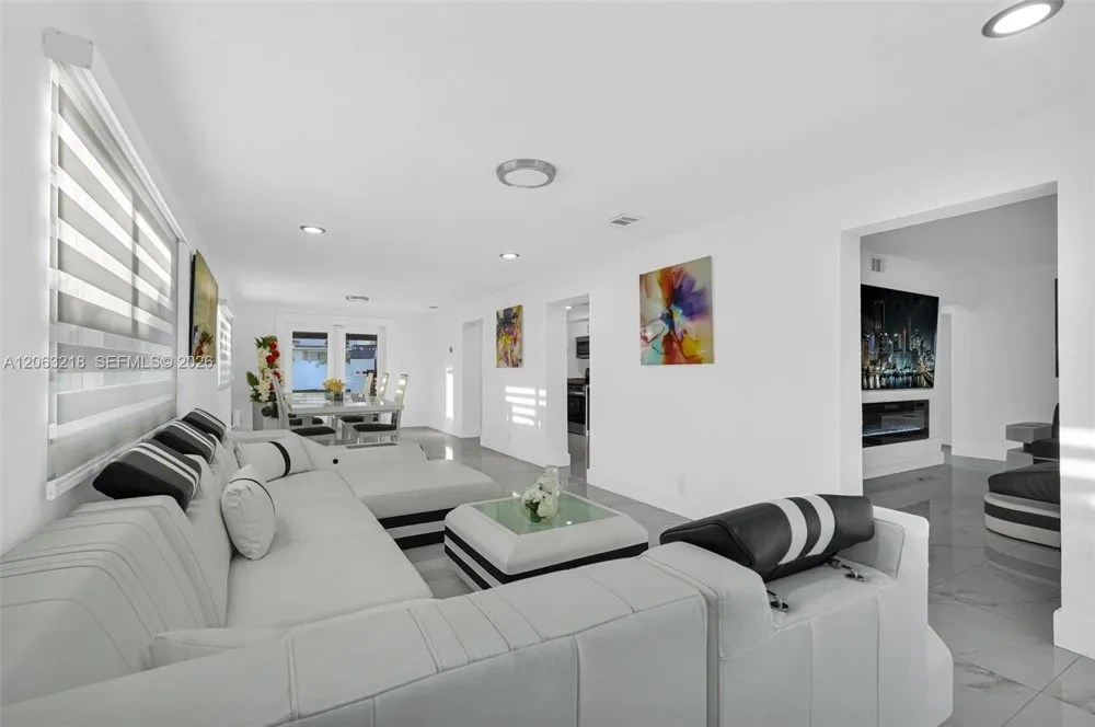831 E 10th Pl Hialeah, FL 33010