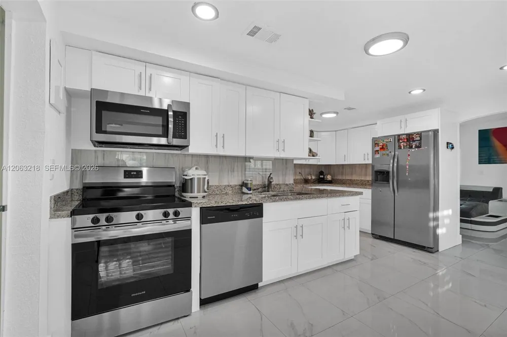831 E 10th Pl Hialeah, FL 33010