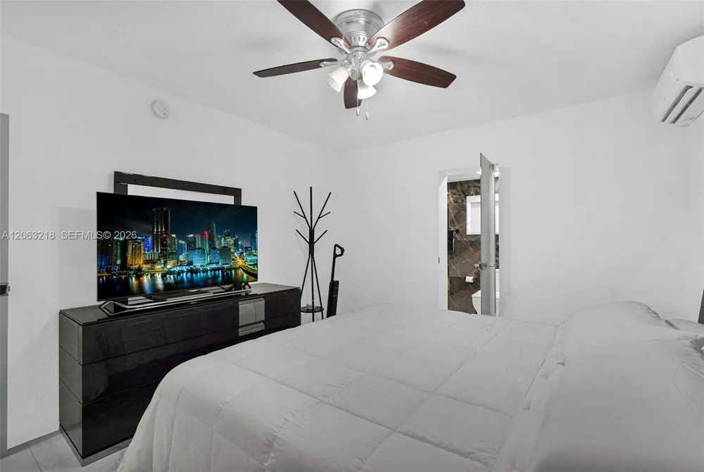 831 E 10th Pl Hialeah, FL 33010