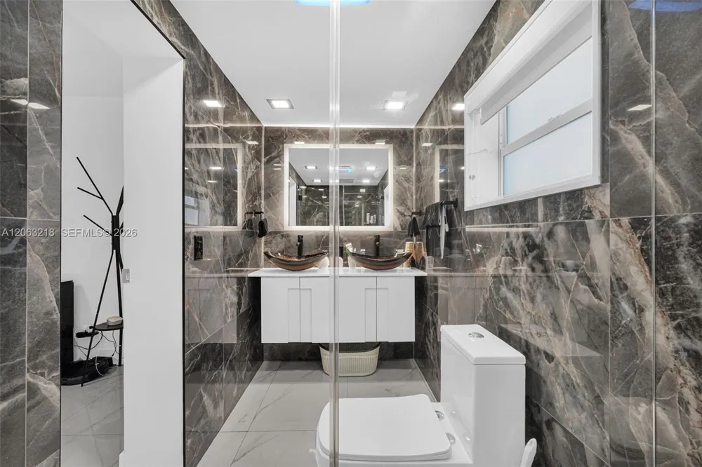 831 E 10th Pl Hialeah, FL 33010