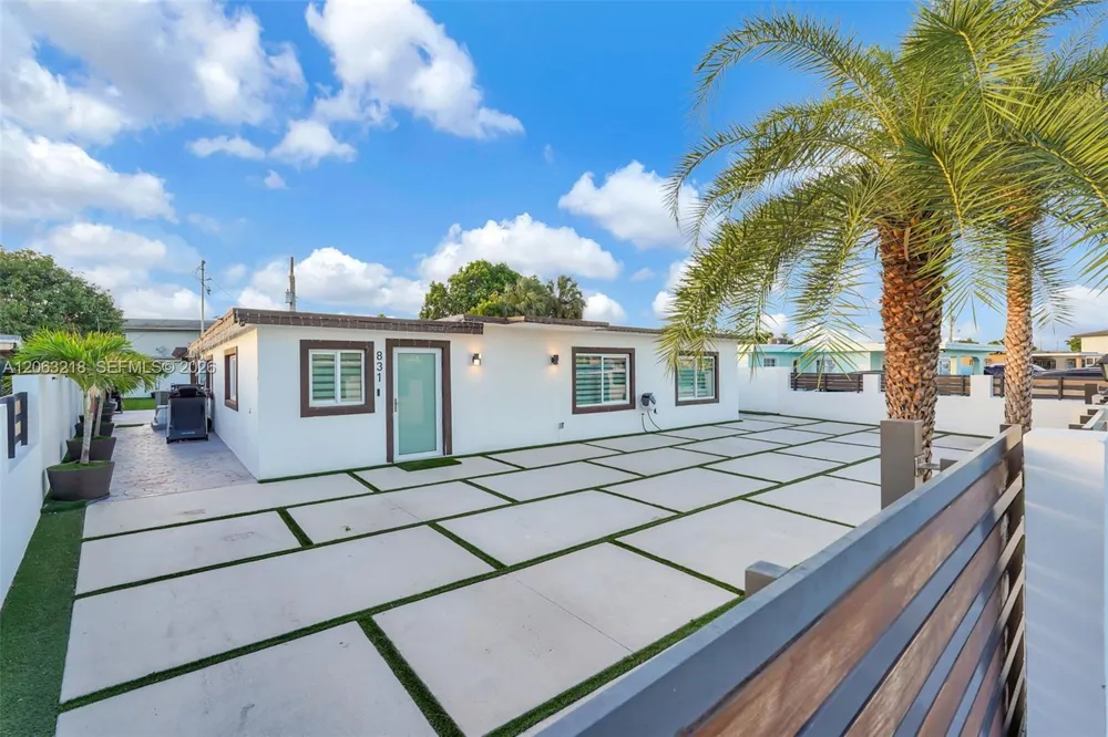 831 E 10th Pl Hialeah, FL 33010