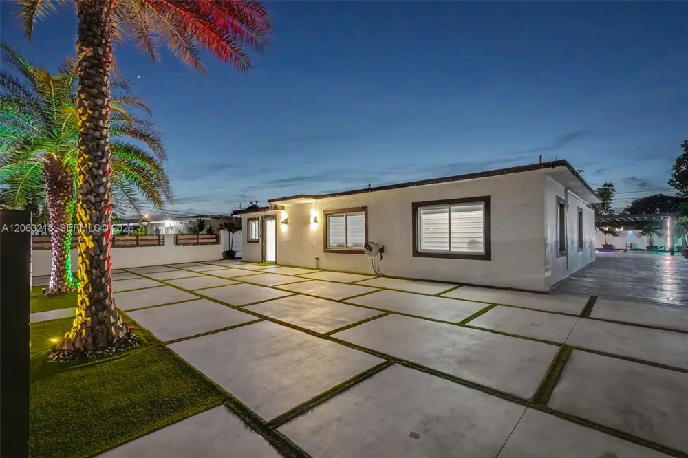 831 E 10th Pl Hialeah, FL 33010