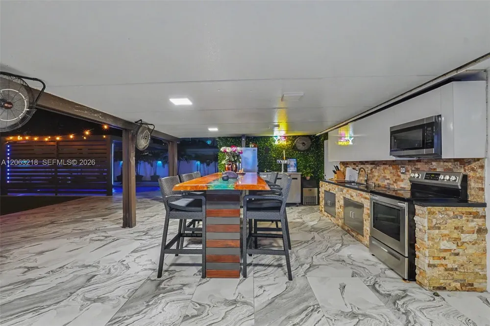 831 E 10th Pl Hialeah, FL 33010