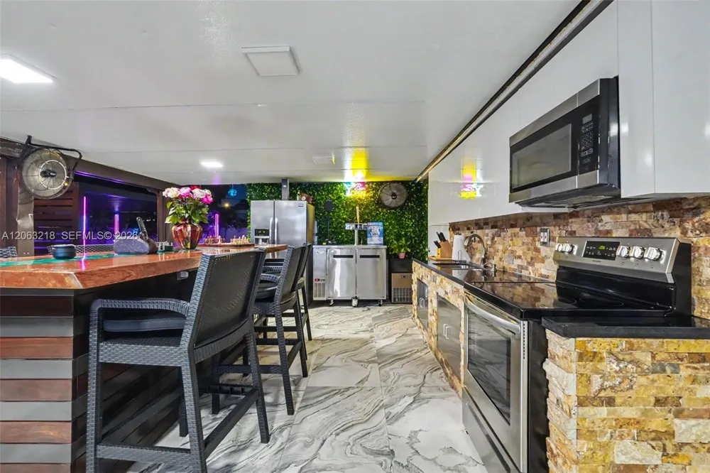 831 E 10th Pl Hialeah, FL 33010