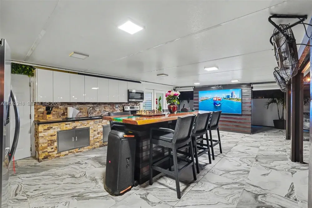 831 E 10th Pl Hialeah, FL 33010