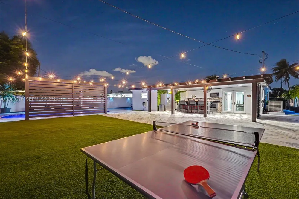 831 E 10th Pl Hialeah, FL 33010