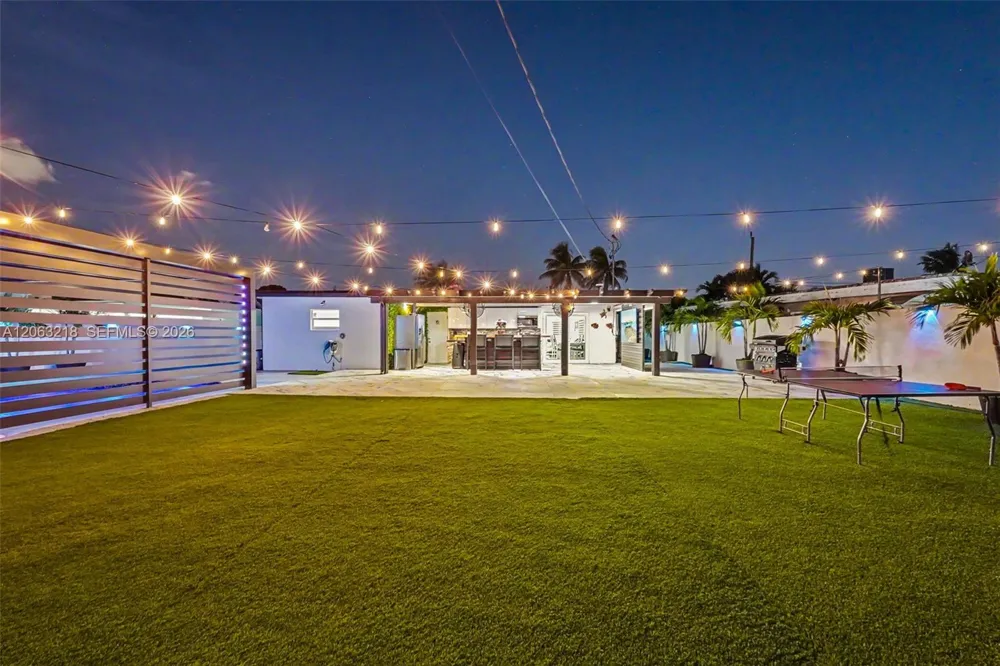 831 E 10th Pl Hialeah, FL 33010