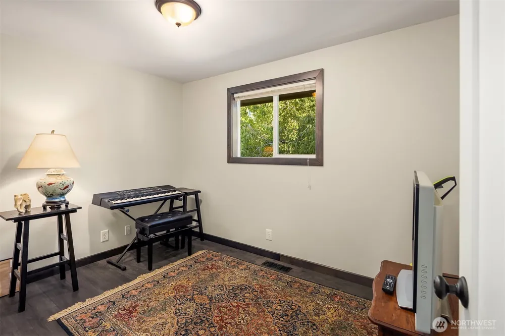 6416 170th Place SW Edmonds, WA 98026