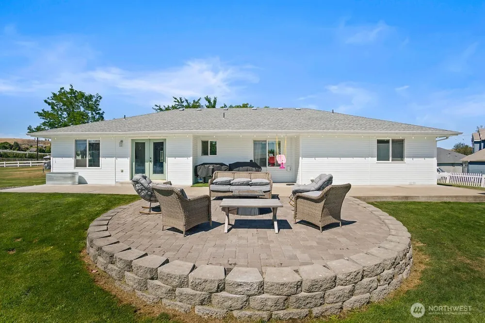 2291 Selah Loop Road Selah, WA 98942