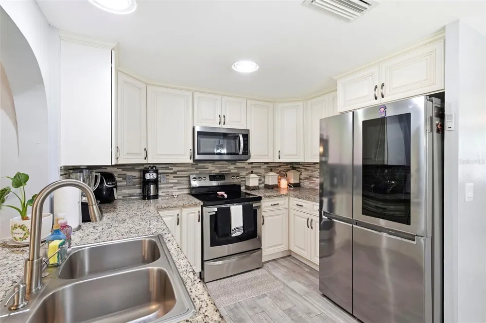 485 FLAMINGO DRIVE Apollo Beach, FL 33572