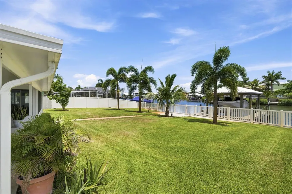 485 FLAMINGO DRIVE Apollo Beach, FL 33572