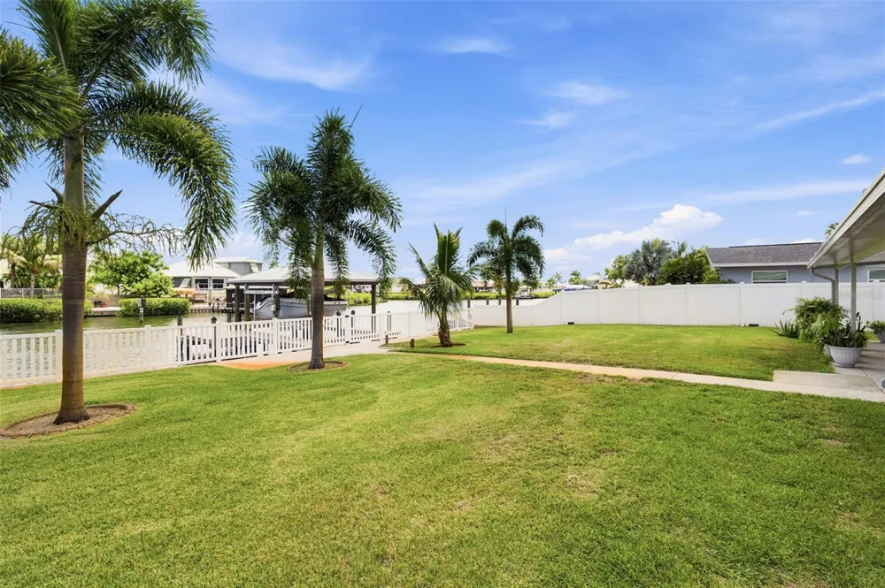 485 FLAMINGO DRIVE Apollo Beach, FL 33572