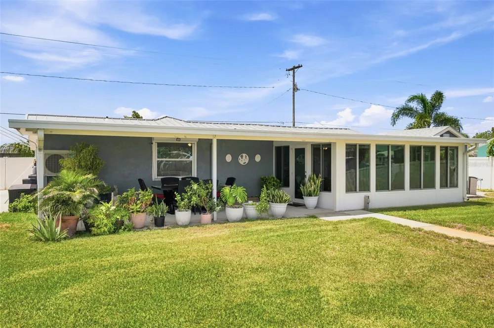 485 FLAMINGO DRIVE Apollo Beach, FL 33572