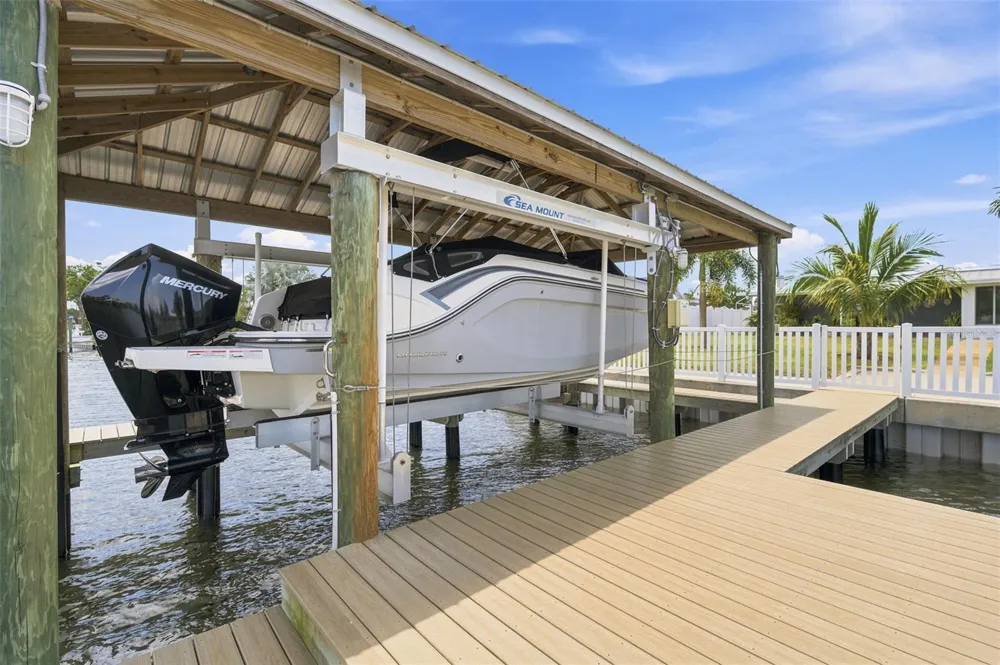 485 FLAMINGO DRIVE Apollo Beach, FL 33572