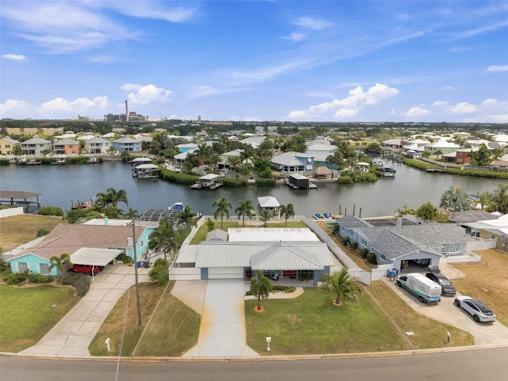 485 FLAMINGO DRIVE Apollo Beach, FL 33572
