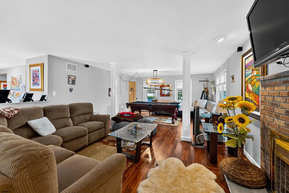 106 Lisbon Absecon, NJ 08201