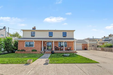 412 N Surrey Ave