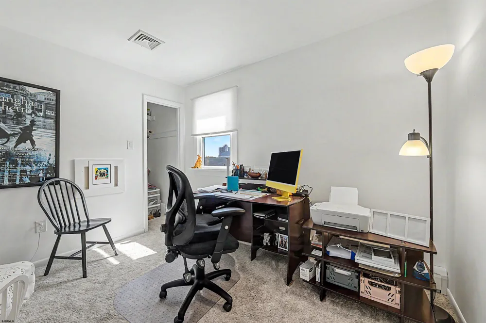 412 N Surrey Ave Ventnor Heights, NJ 08406