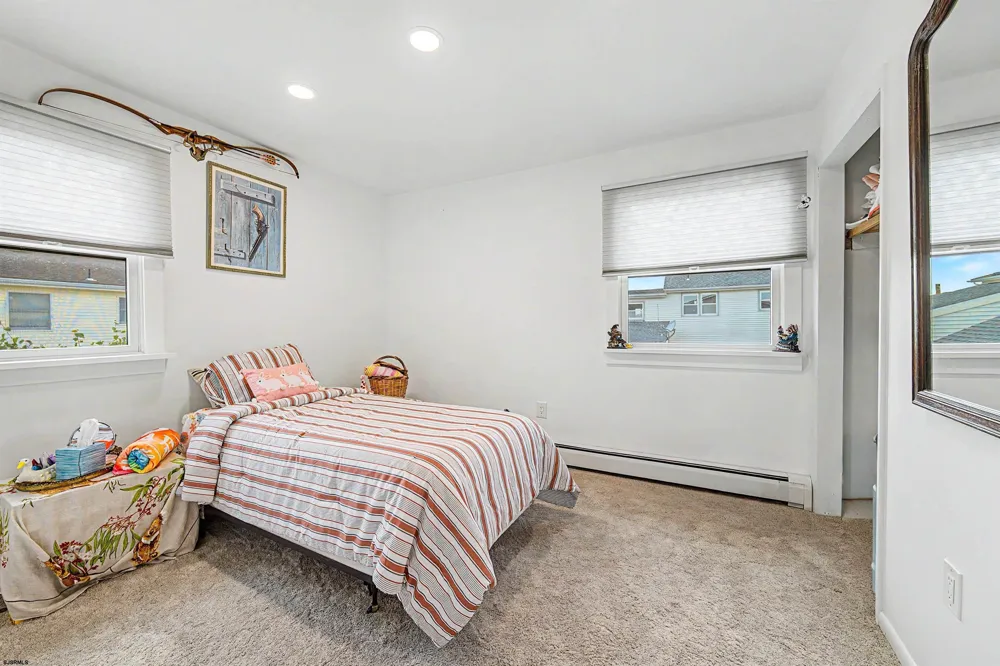 412 N Surrey Ave Ventnor Heights, NJ 08406