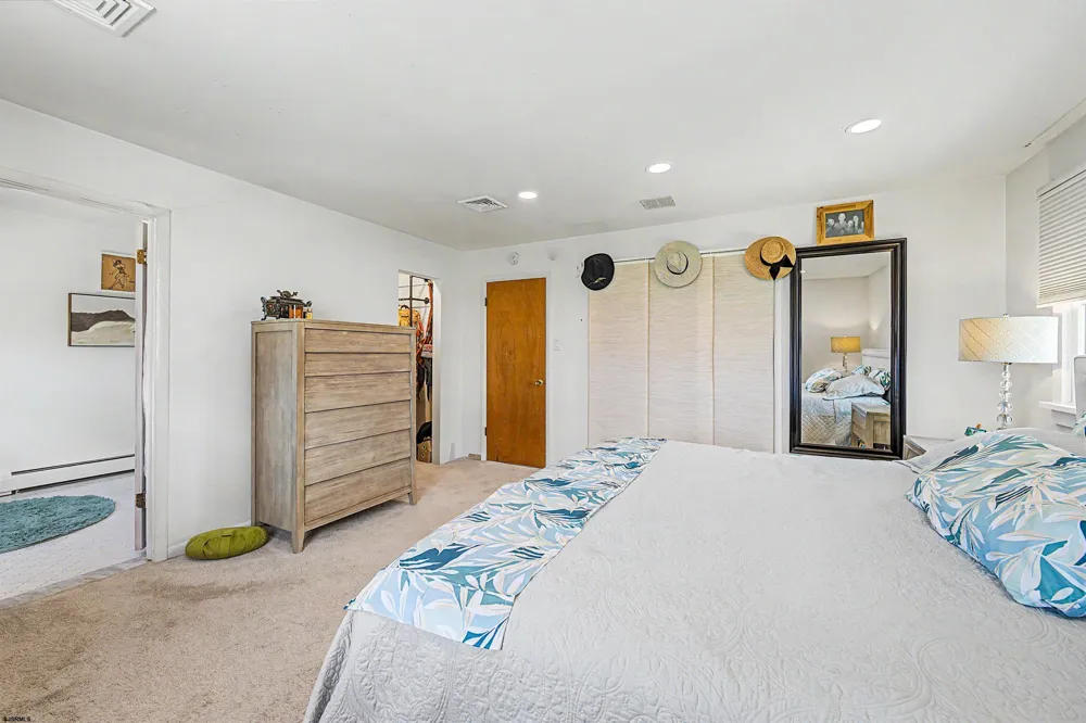 412 N Surrey Ave Ventnor Heights, NJ 08406