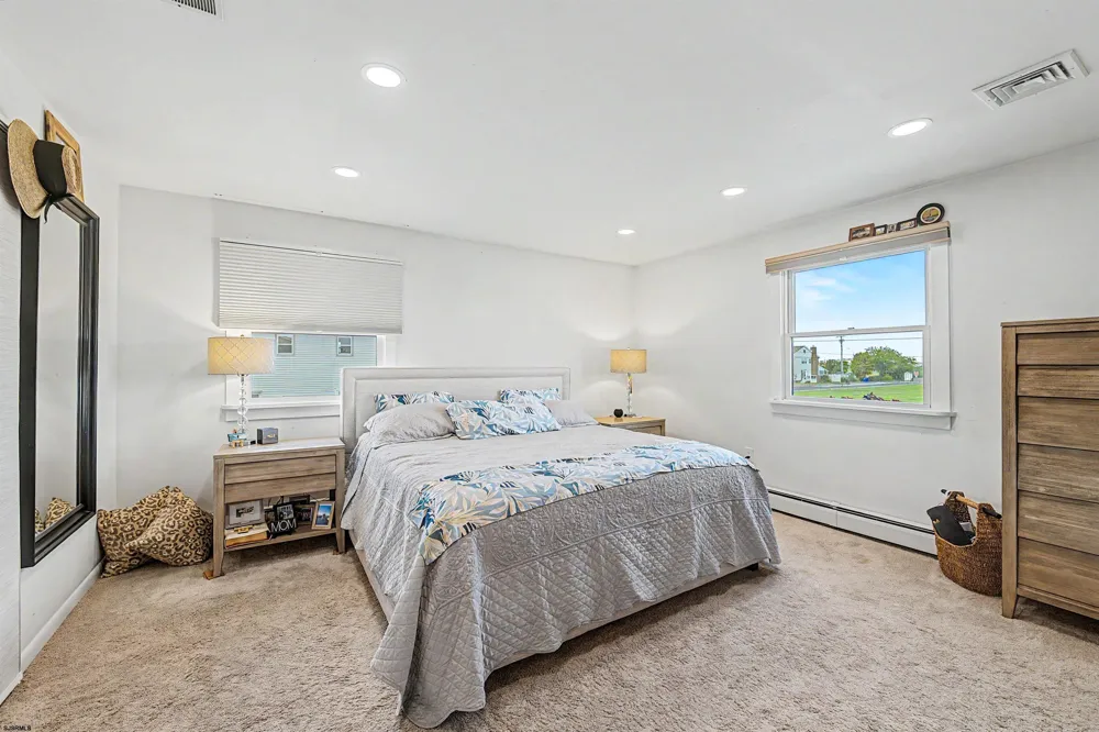 412 N Surrey Ave Ventnor Heights, NJ 08406