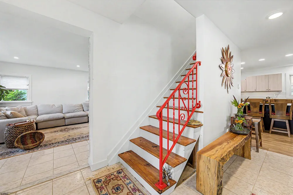 412 N Surrey Ave Ventnor Heights, NJ 08406