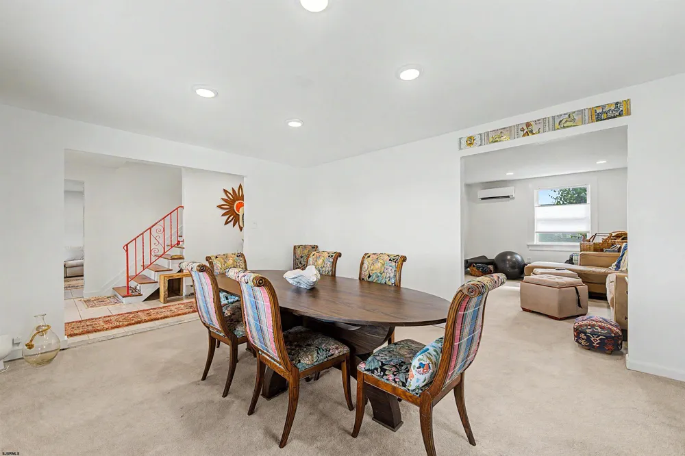 412 N Surrey Ave Ventnor Heights, NJ 08406
