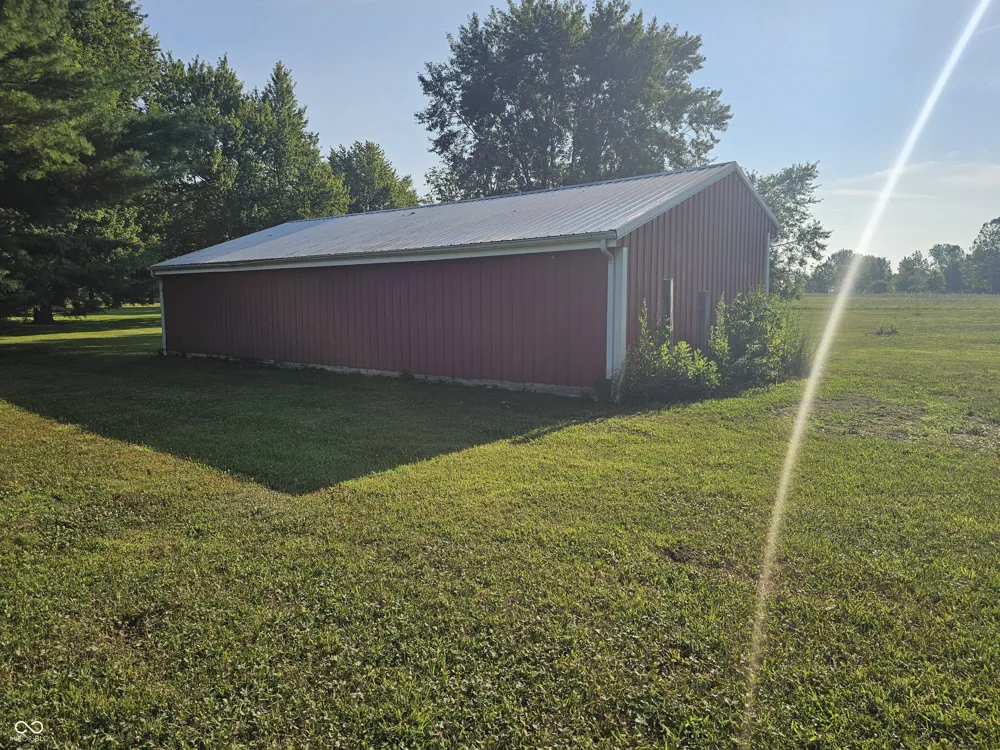 2163 E 1700 ROAD Summitville, IN 46070
