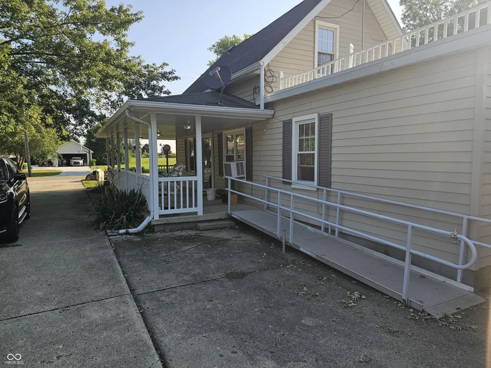 2163 E 1700 ROAD Summitville, IN 46070