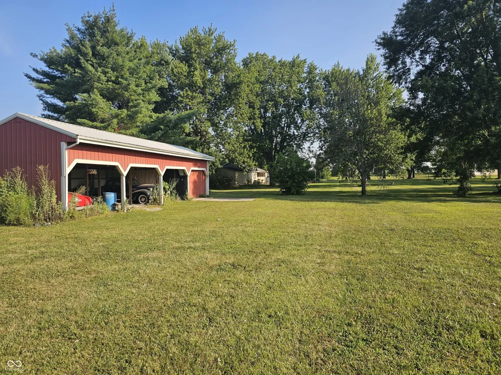 2163 E 1700 ROAD Summitville, IN 46070