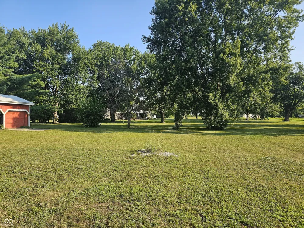 2163 E 1700 ROAD Summitville, IN 46070
