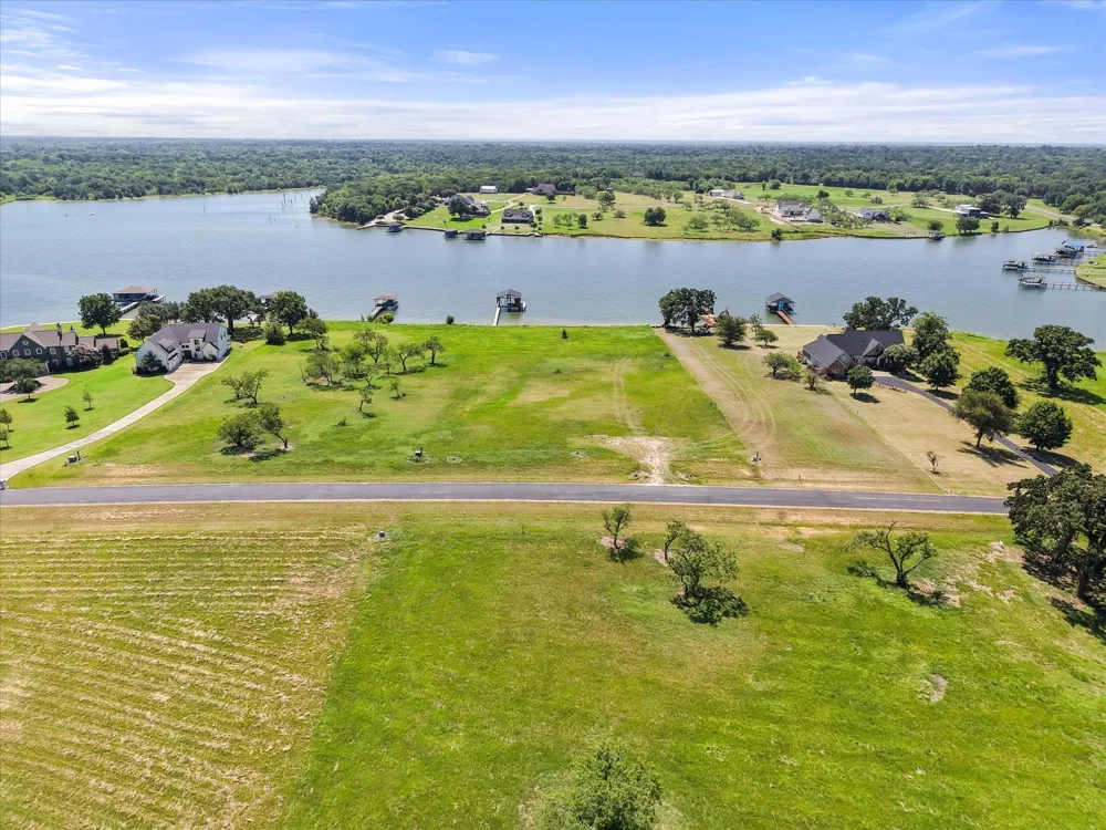 Moonlight Bay Ct Streetman, TX 75859