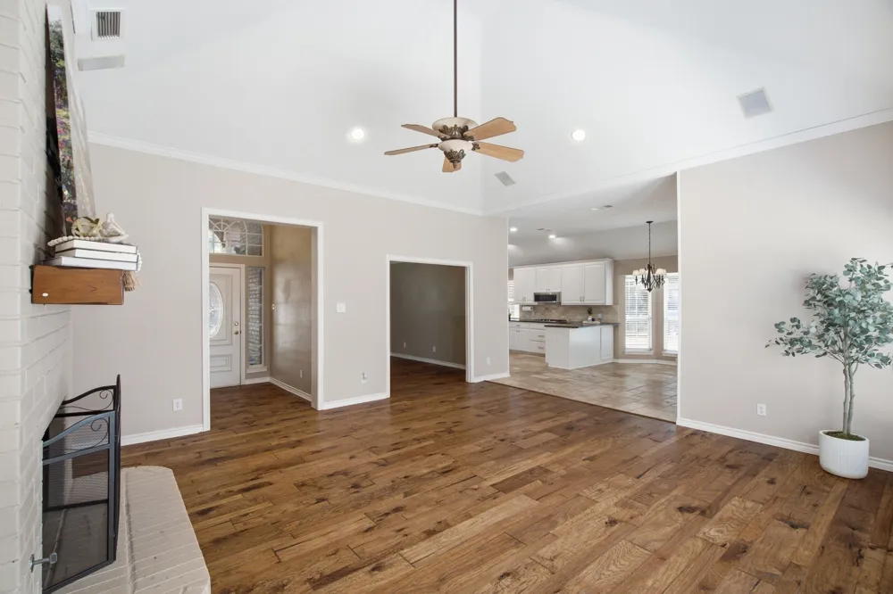 8417 Castle Creek Road North Richland Hills, TX 76182