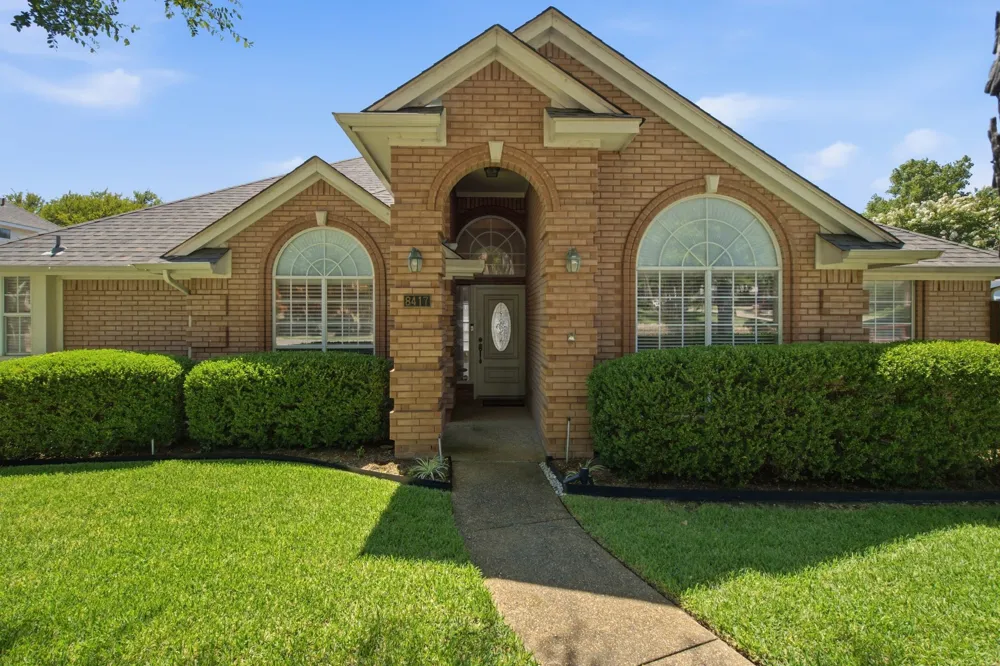 8417 Castle Creek Road North Richland Hills, TX 76182