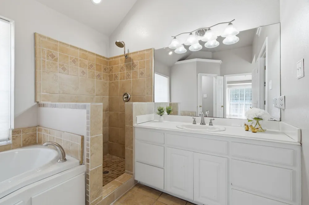 8417 Castle Creek Road North Richland Hills, TX 76182