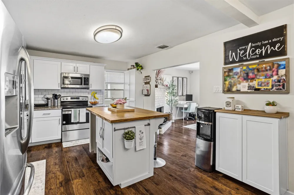 516 E Wintergreen Road DeSoto, TX 75115