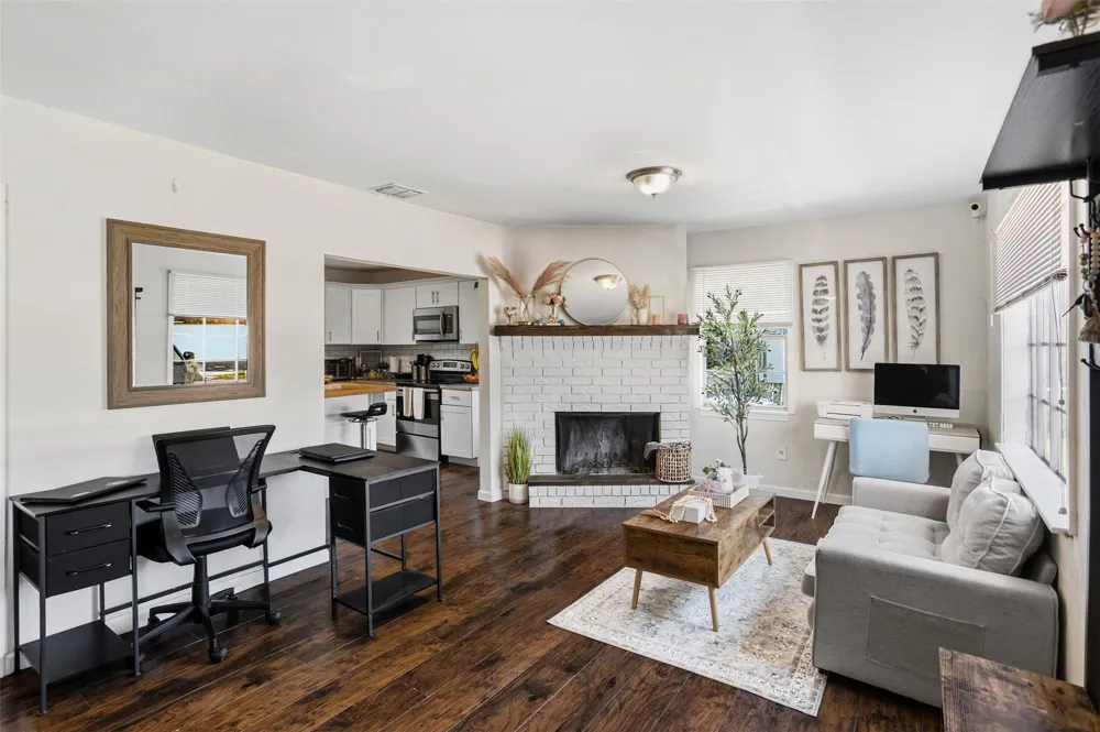 516 E Wintergreen Road DeSoto, TX 75115