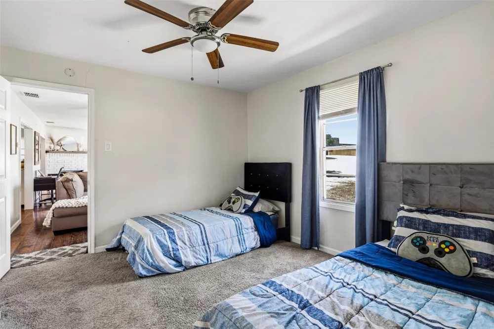516 E Wintergreen Road DeSoto, TX 75115