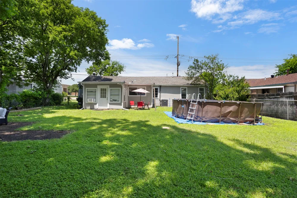 516 E Wintergreen Road DeSoto, TX 75115