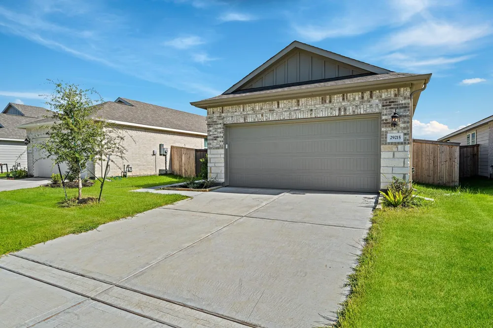 29215 Farmhouse Estates Dr Waller, TX 77484