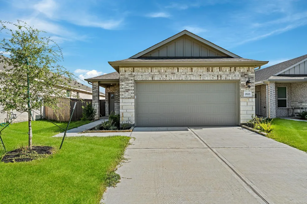 29215 Farmhouse Estates Dr Waller, TX 77484
